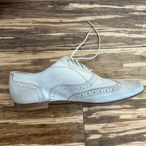Felisa Soft Oxfords - Picture 7 of 9